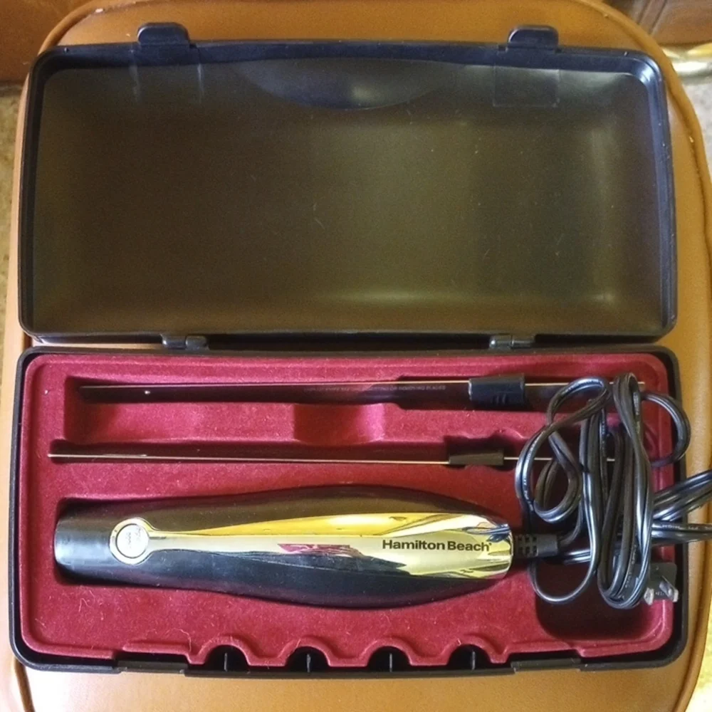 Hamilton Beach Electric Knife Carver Model # 74275 w/ Hinged Storage Box